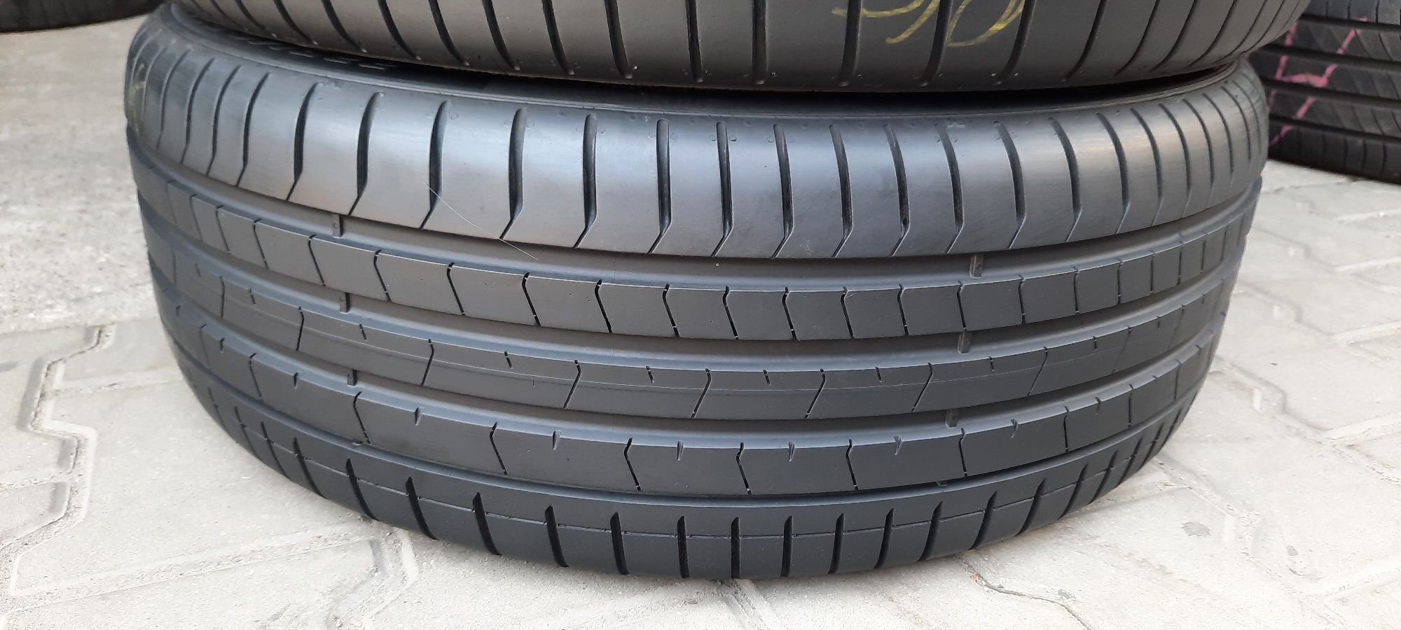 225/40/20 Pirelli PZero TM Komplet