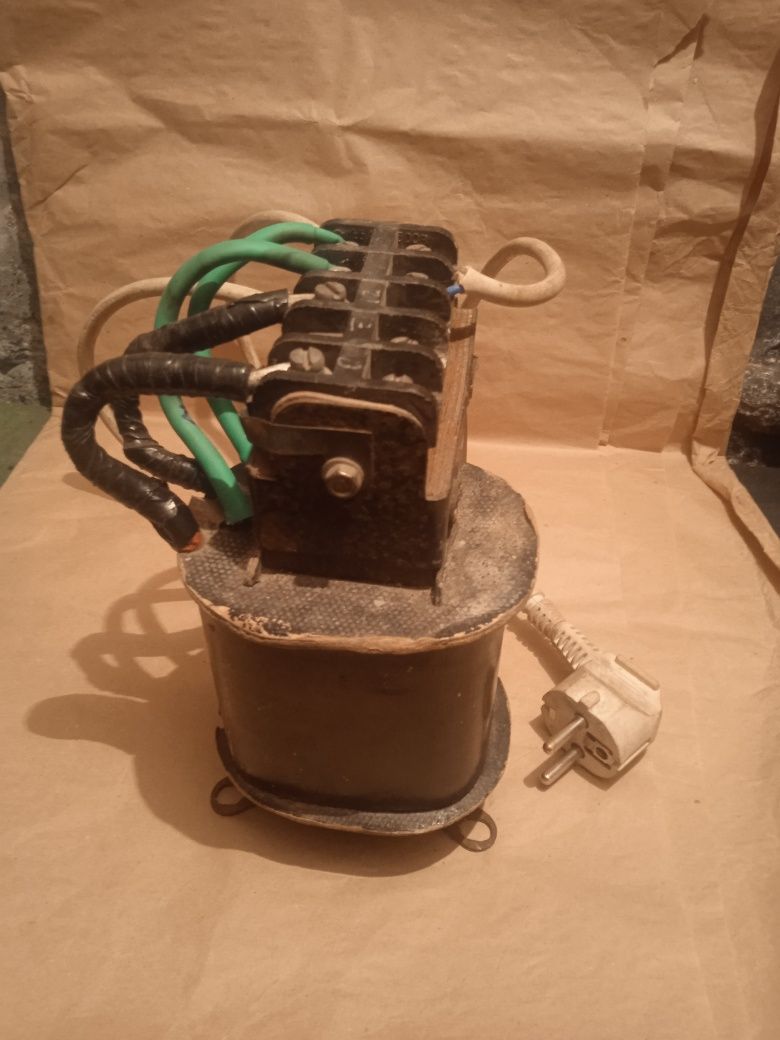 Трансформатор , выпрямитель, 220 / 12 v.