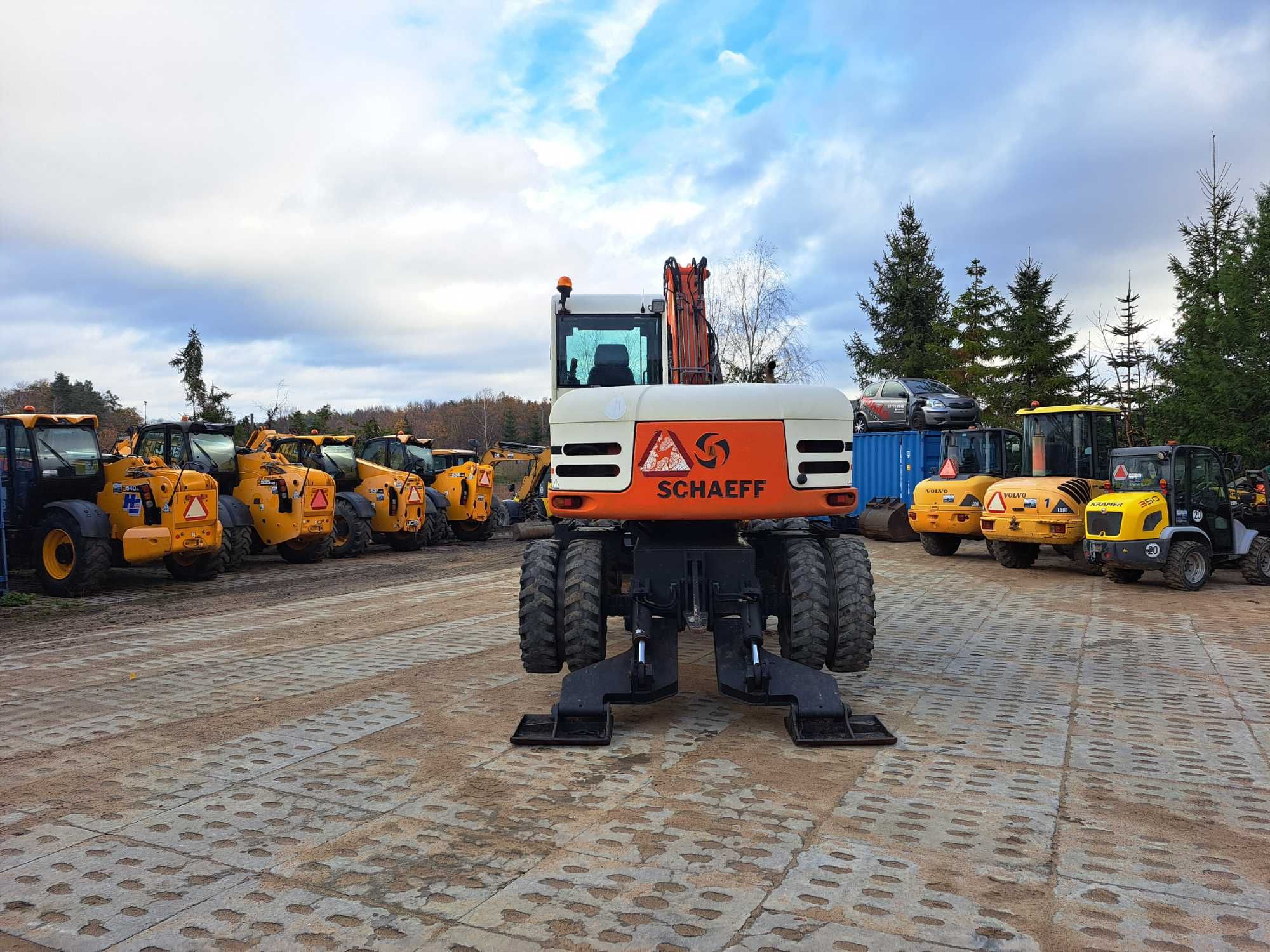 wynajmę wynajem koparki kołowej obrotowej  11,5 ton z rototilt
