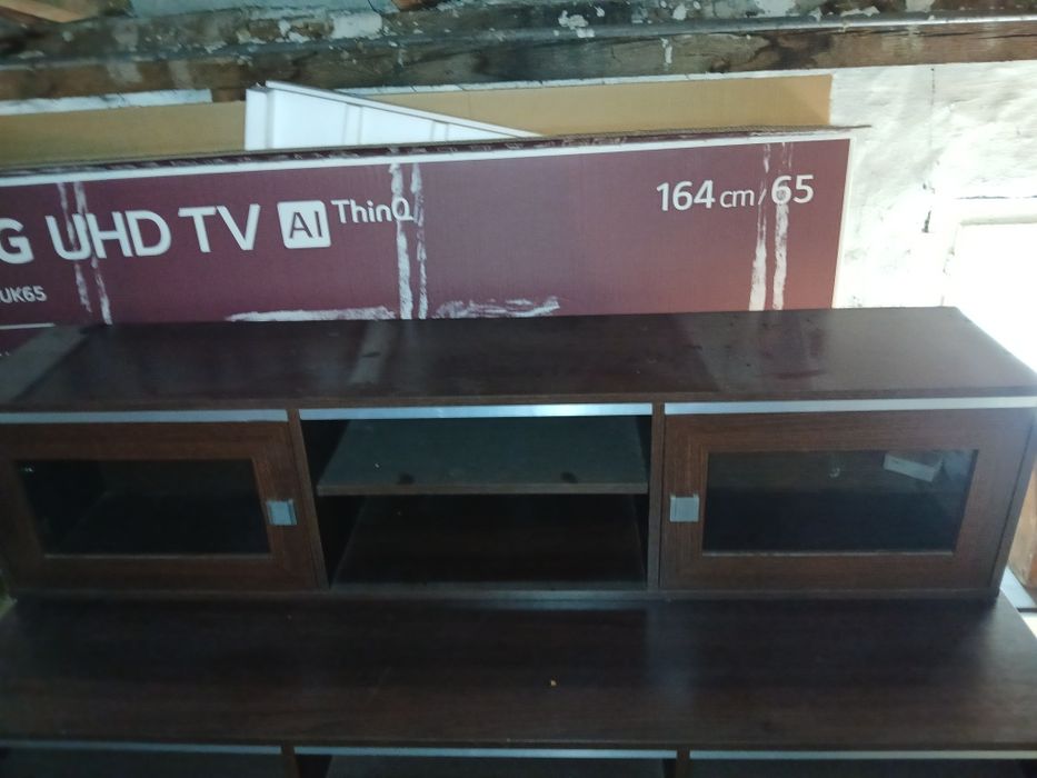 Szafka nad telewizor