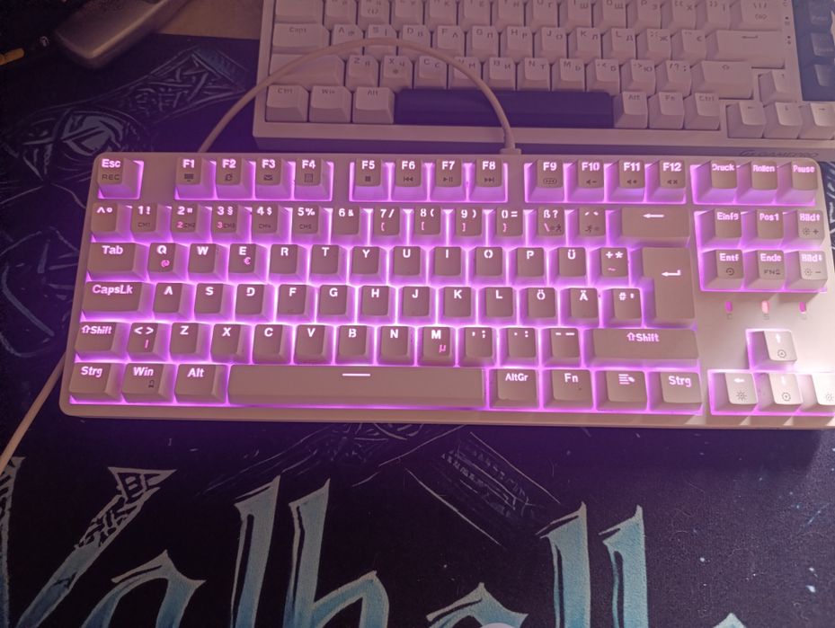 Продам хорошую механическую клавиатуру