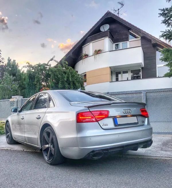 AUDI A8 D4 TYLNA DOKŁADKA ZDERZAKA PODKŁAD
