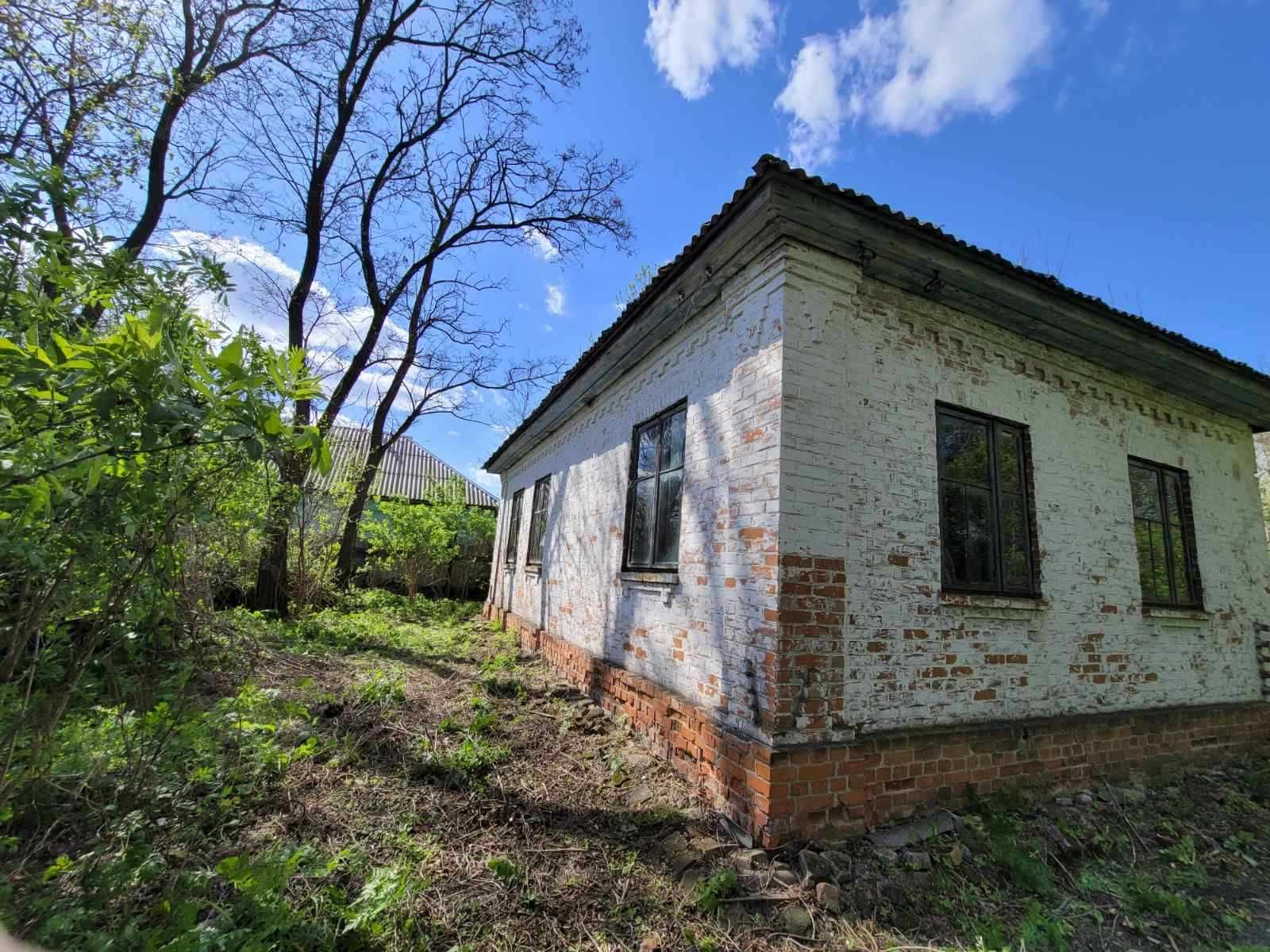 Дім та земельну ділянку. Чернігівська обл. Прилуцький район.