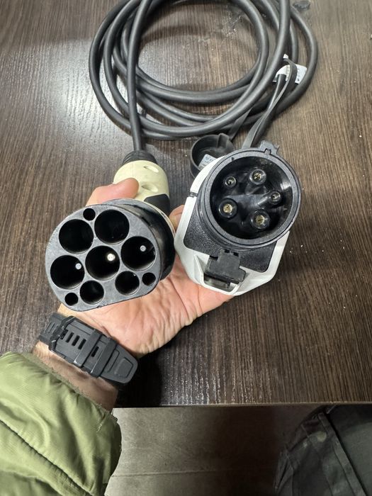 Кабель зарядки для електромобів з розємами Type 2 та GB/T