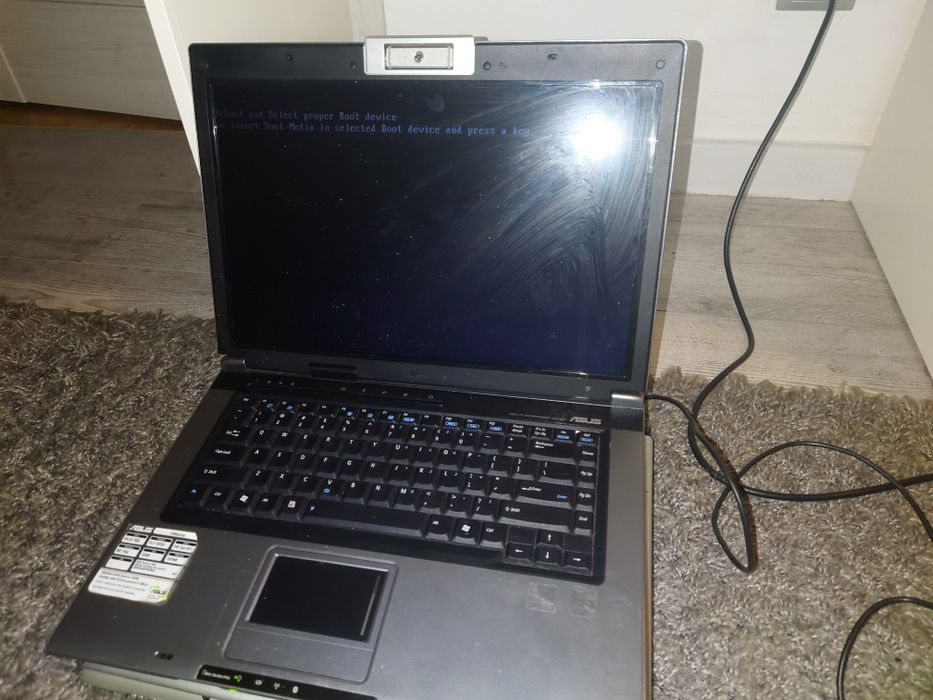 4 laptopy i części płyta