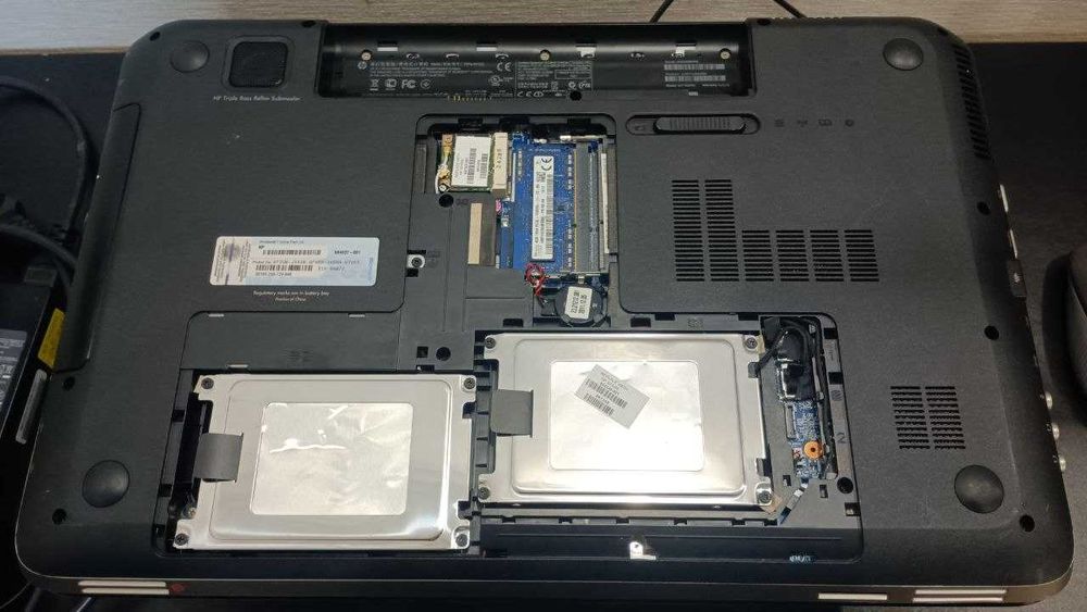 Ноутбук Pavilion dv7 AMD A8 3520M 1.60GHz HDD 1Tb ОЗУ 4GB 17.3" +мышка