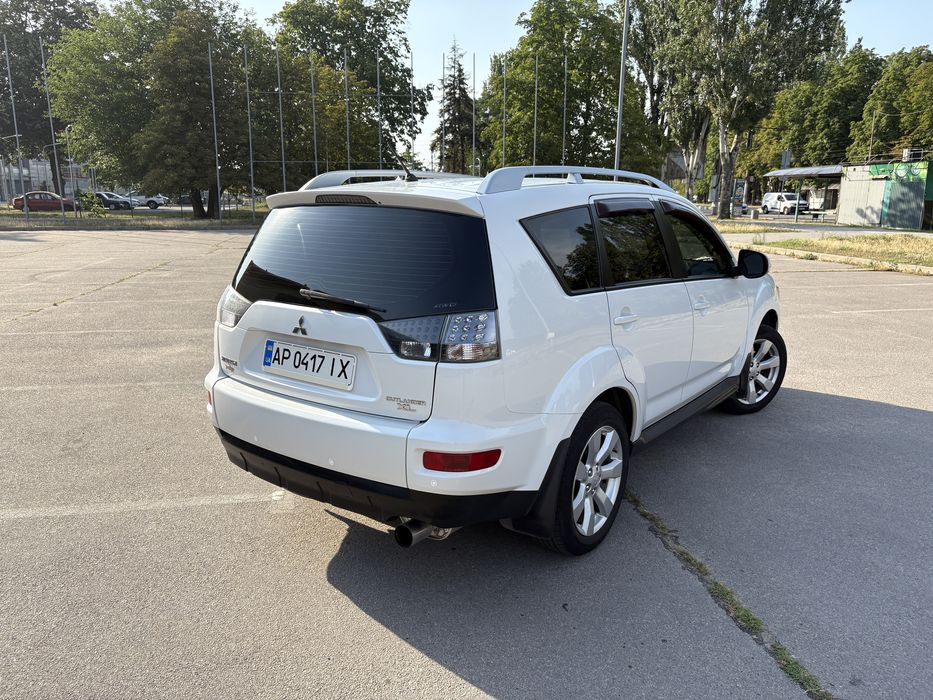 Mitsubishi Outlander XL  2,4 4WD 2010