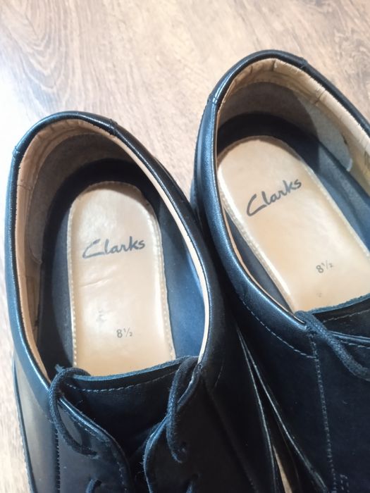 Продам чоловічі шкіряні туфлі бренду Clarks