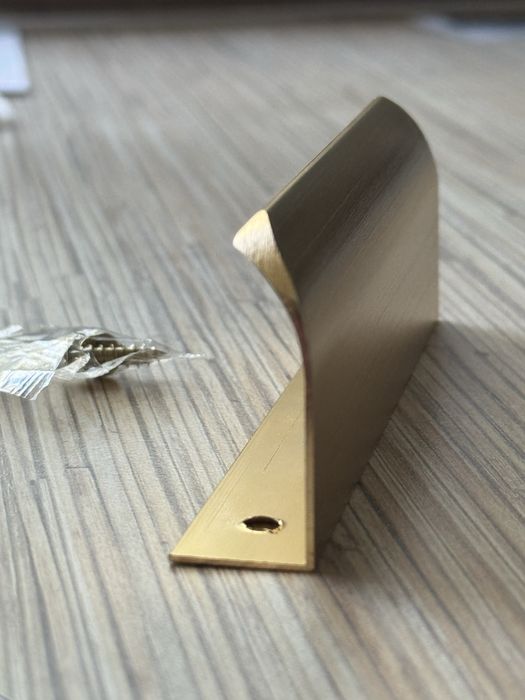 Złote uchwyty do szafek (8 szt.)