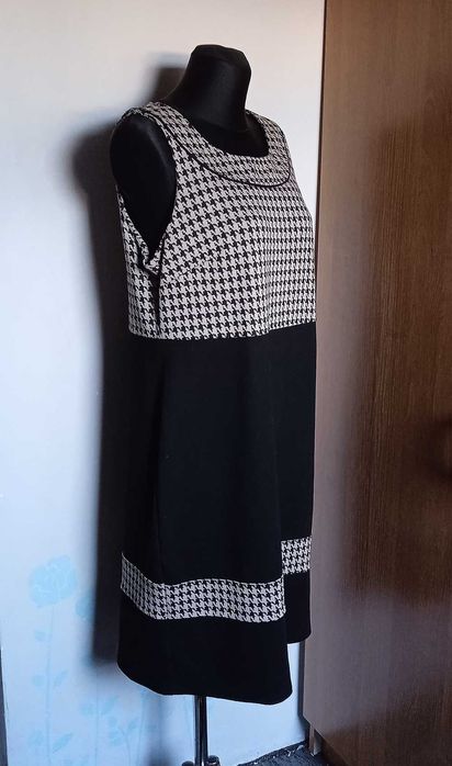 Next sukienka czerń beż r. 46/48