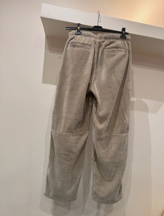 Spodnie Rozmiar M Bershka.