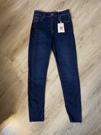 Nowe spodnie jeans bershka