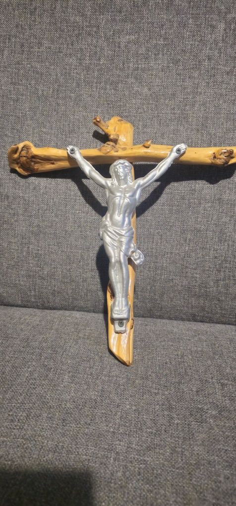 Krzyż drewniany wiszący