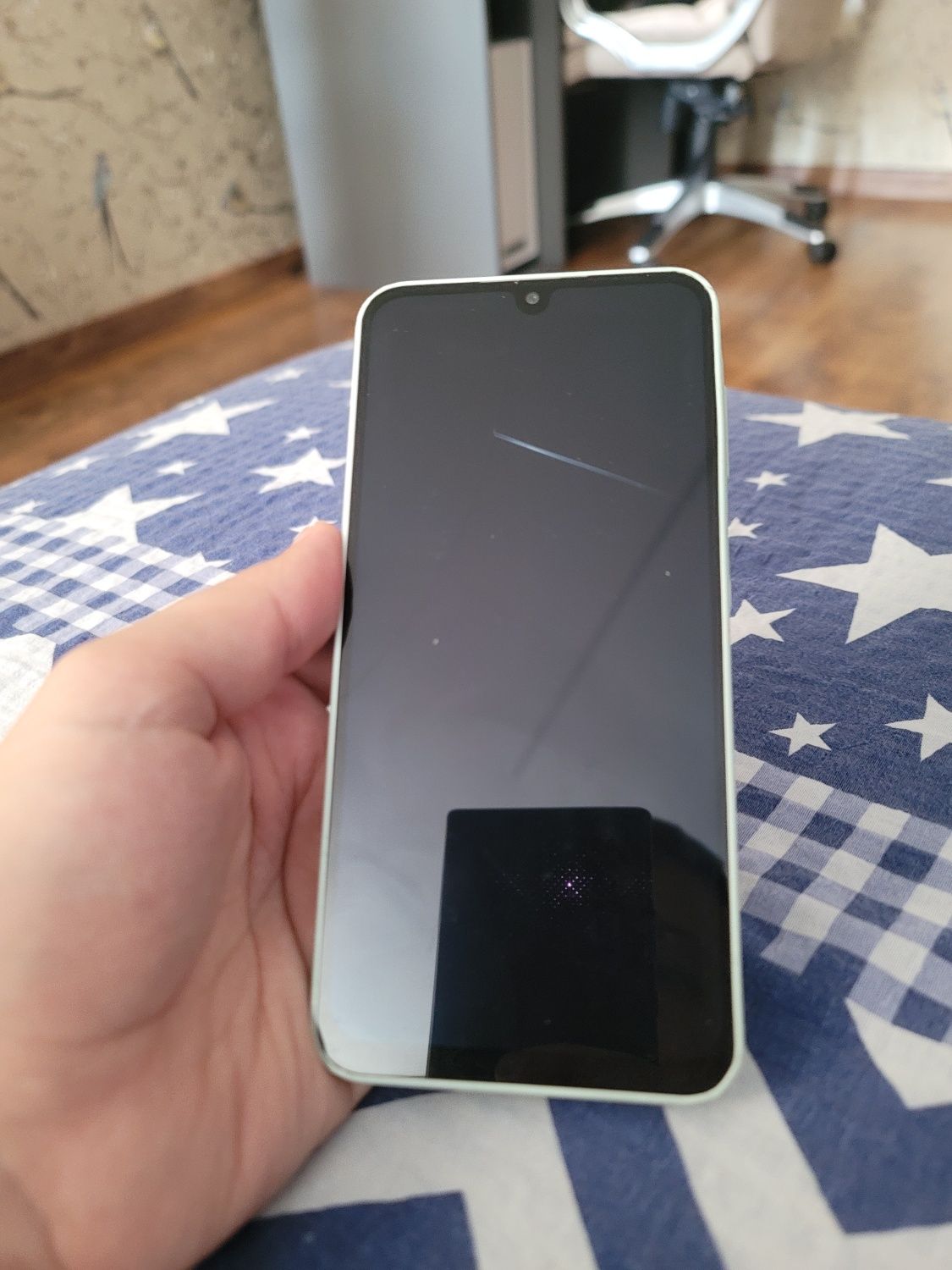 Samsung A16  4/128 гб , телефон