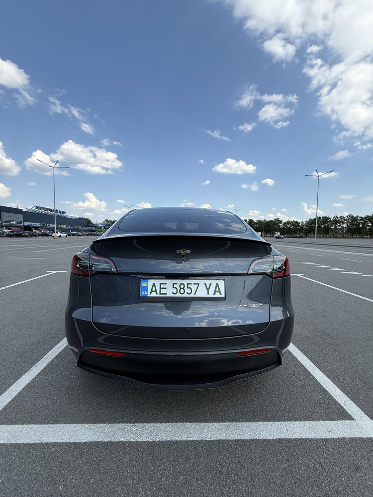 Авто Tesla Y 2023 Performance