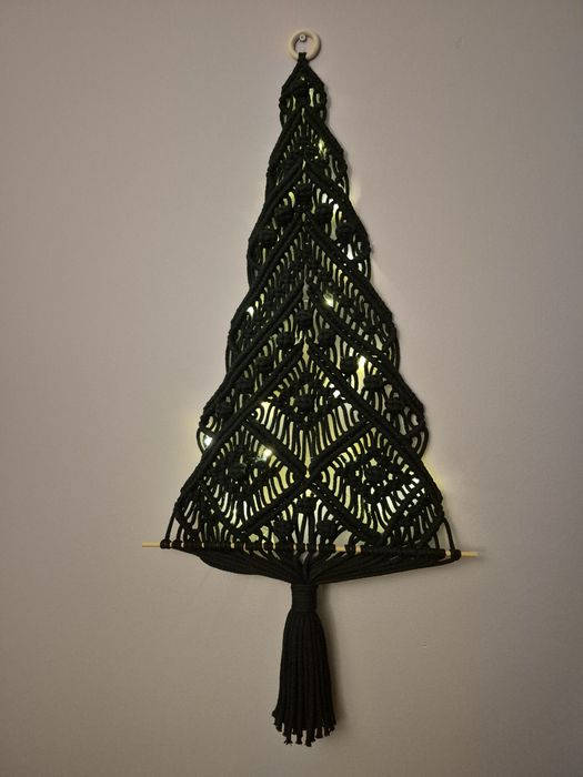 Choinka z makramy.