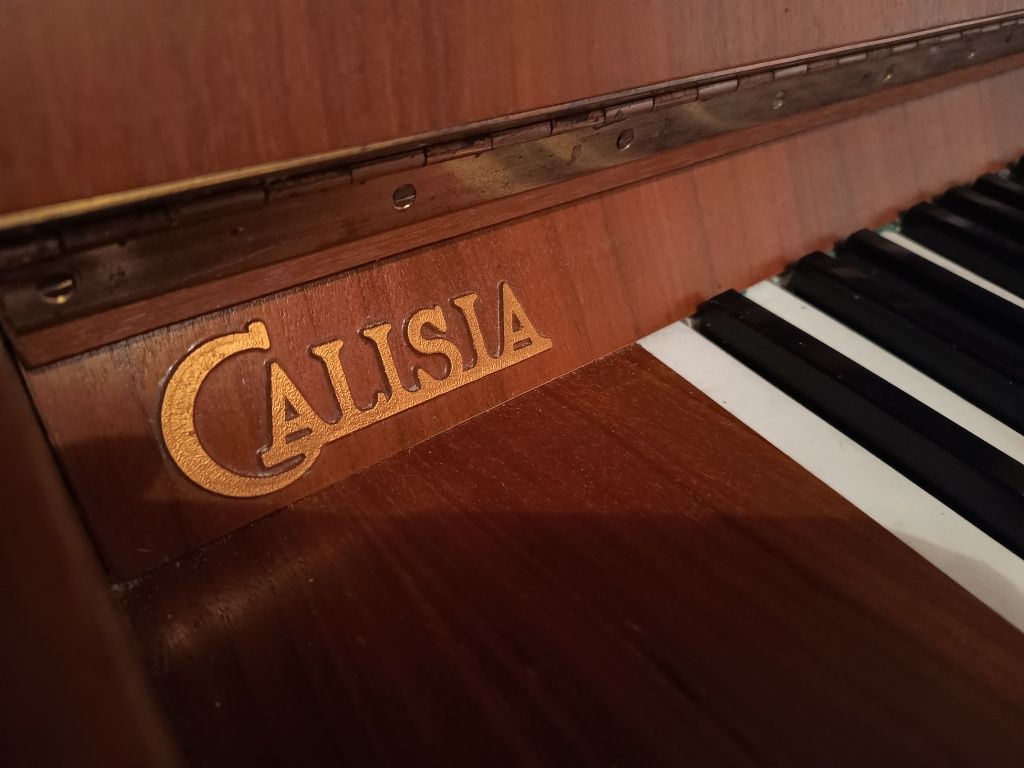 Pianino Calisia - stan techniczny bardzo dobry