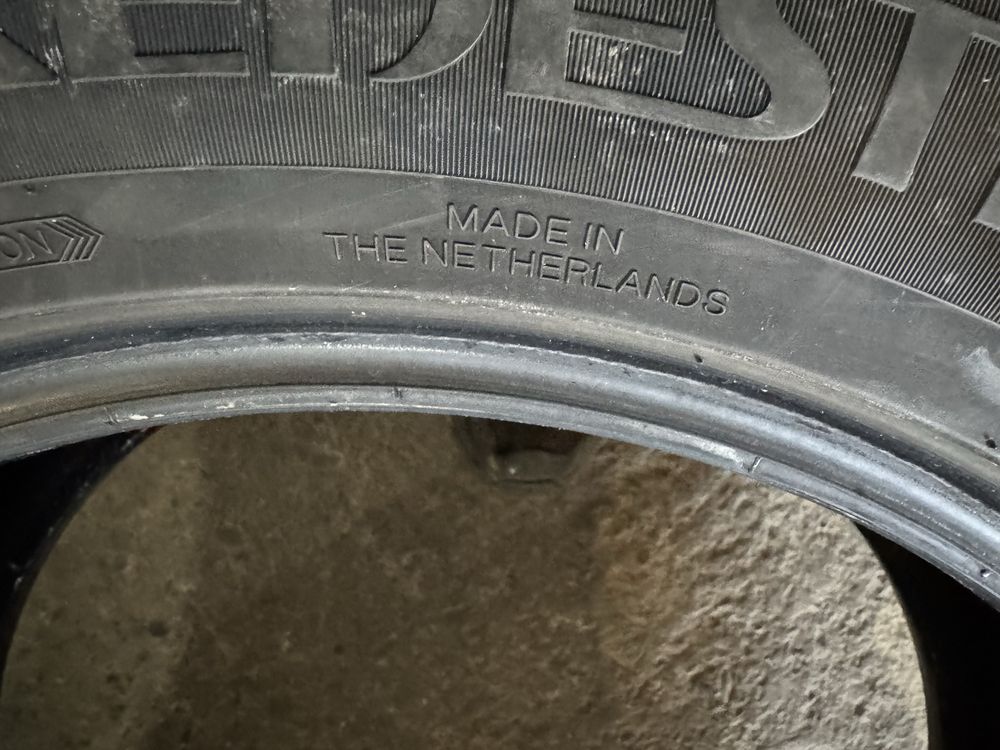 Шини BRIDGESTONE 235/55R17 Резина Колеса два 4.3mm Два 2.8mm 2018р