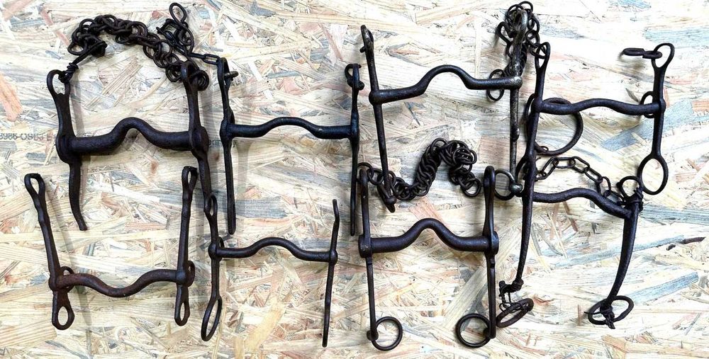 Freios ou grilhões antigos, para decoração