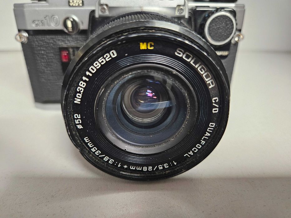 Olympus OM10 + 28-35mm