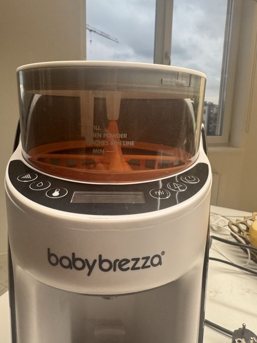 Babybrezza машинка для приготування суміші .