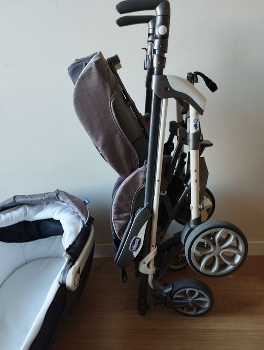 Vendo conjunto de passeio Chicco