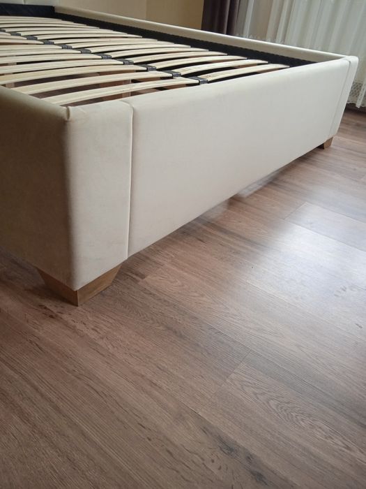 Двоспальне ліжко