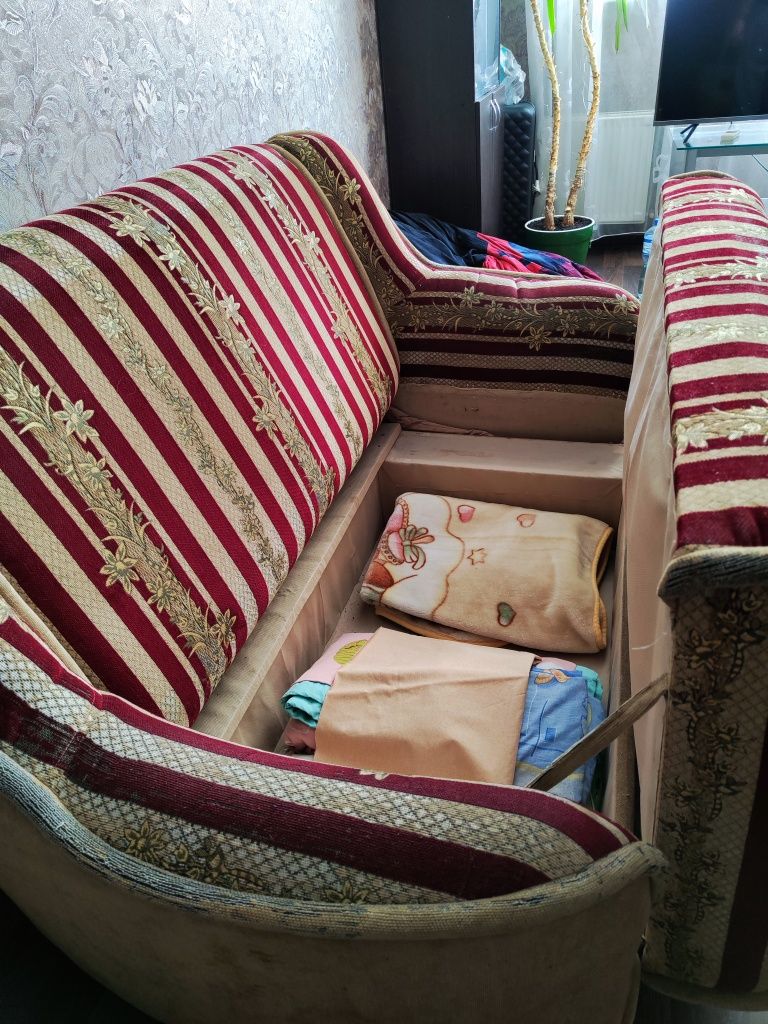 Розкладний диван з нішею