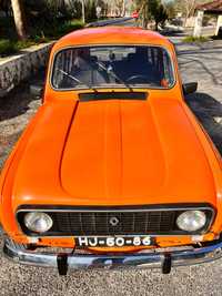 Renault 4L laranja