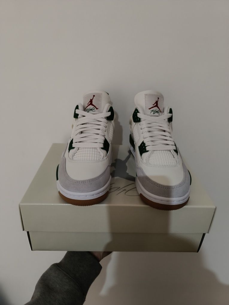 Air Jordan 4 SB Pine Green 38.5