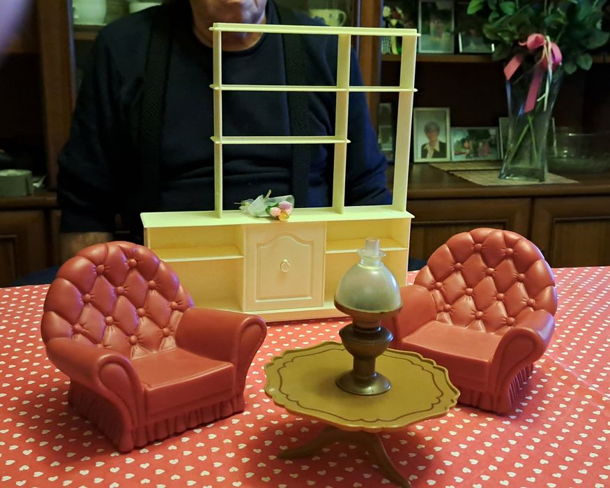 Regał + 2 czerwone  fotele