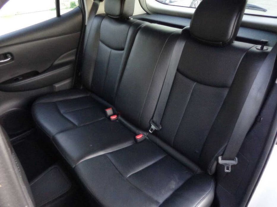 Nissan LEAF SL      2017