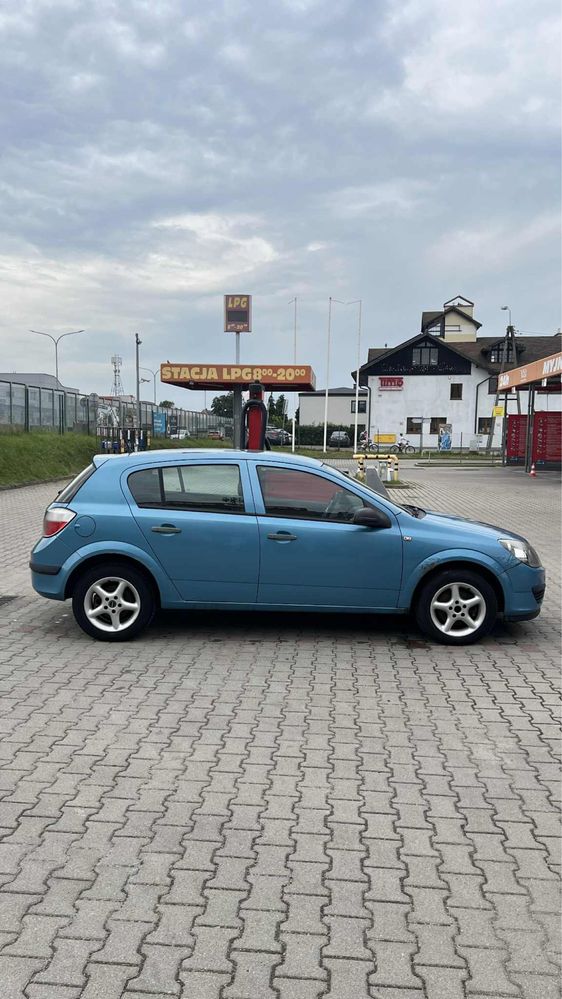 Samochód Opel Astra 1.7