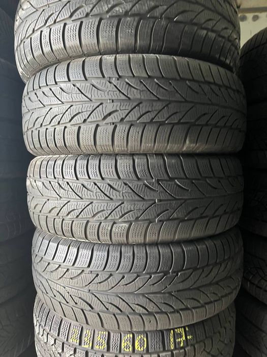 Комплект зимової гуми 235/65/17
