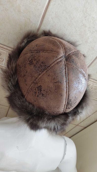Skórzana czapka & owcza skóra naturalna )obszyta lisem
