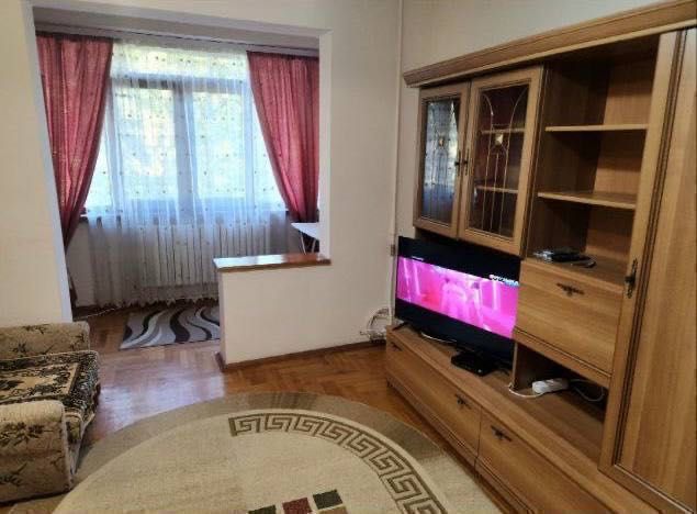 Продаю 1 кім в центрі без посередників