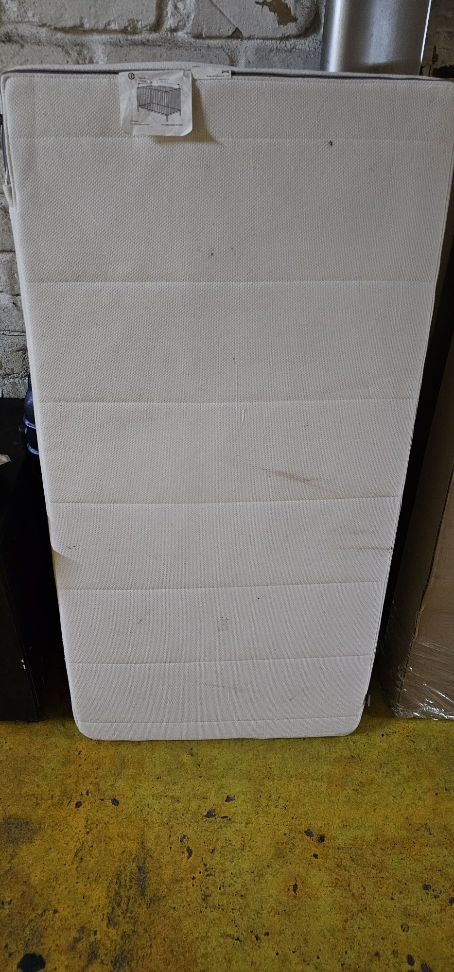 Vendo cama de bebe nunca usada ainda em caixa com colchão smagora