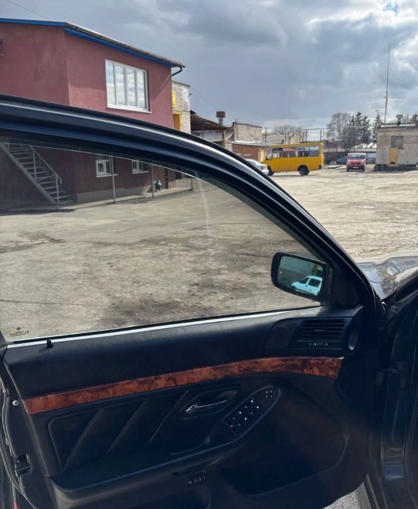 Продам свій автомобіль БМВ Е39