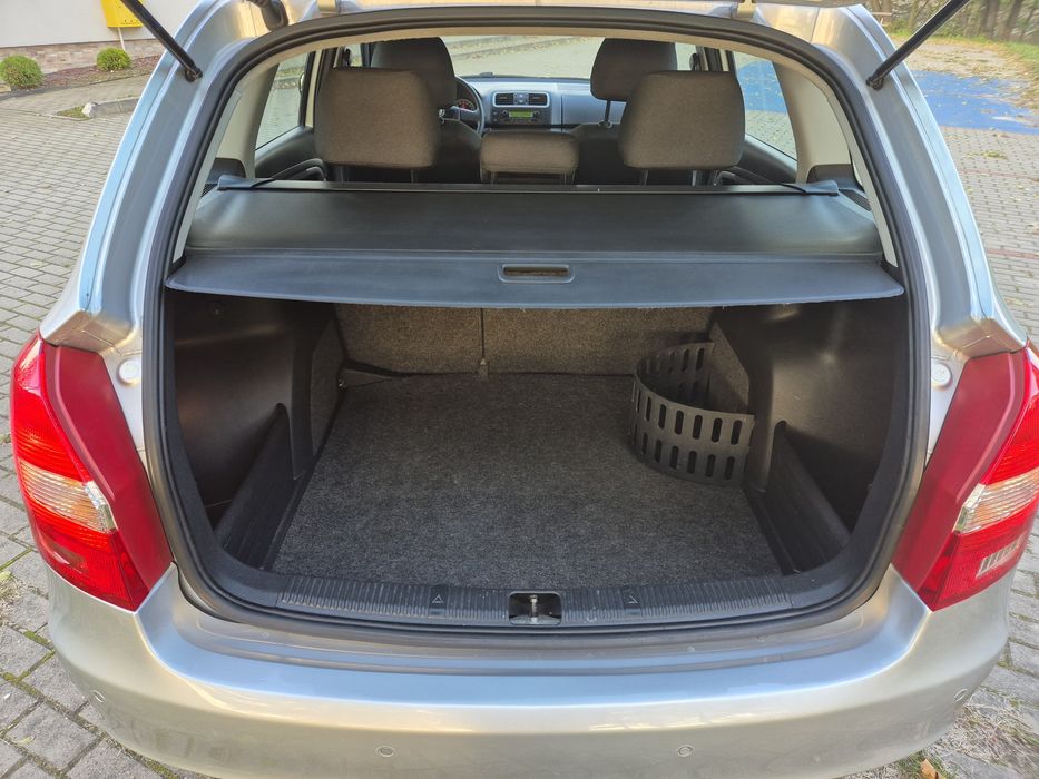 Skoda Fabia 2010r. 1.4 Benzyna Klimatronic Tempomat Alu Relingi