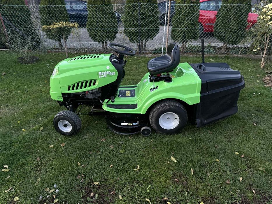 Traktorek kosiarkę firmy  MTD. Silnik 15.5KM