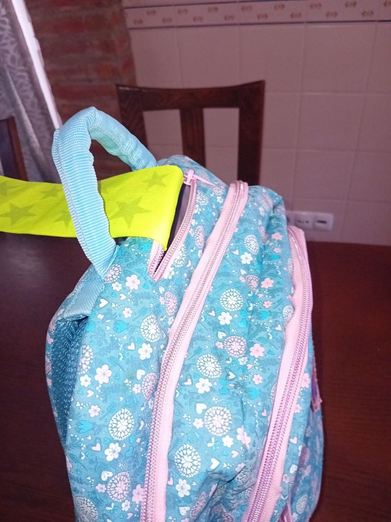 Mochila escolar de alta qualidade,  excelente estado