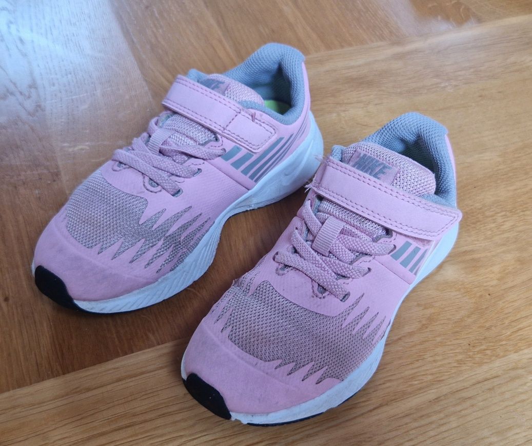 Buty sportowe Nike roz.28 różowe