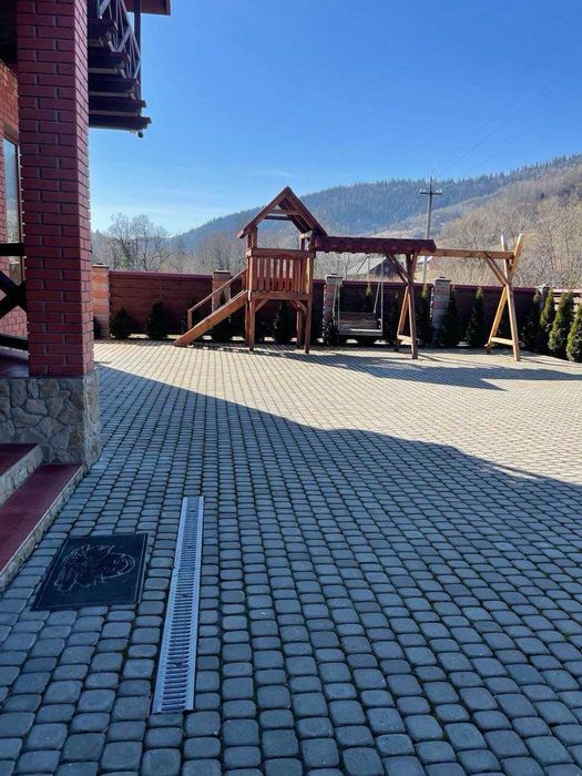 Оренда будинку готельного типу на 14 кімнат, с. Головецько