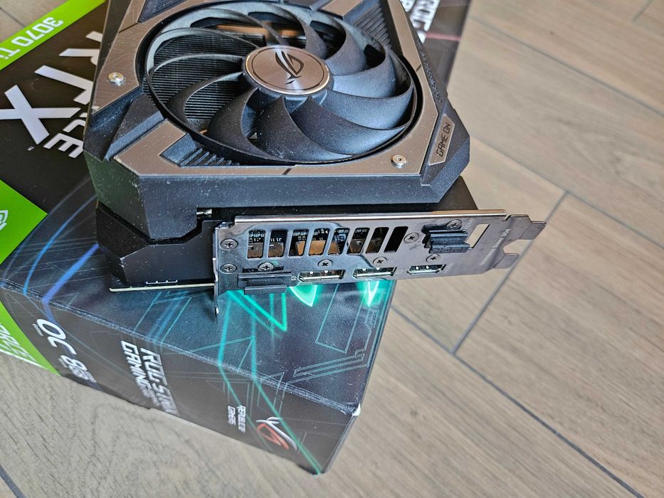 ASUS GeForce RTX 3070 Ti RoG StriX OC 8GB GDDR6X