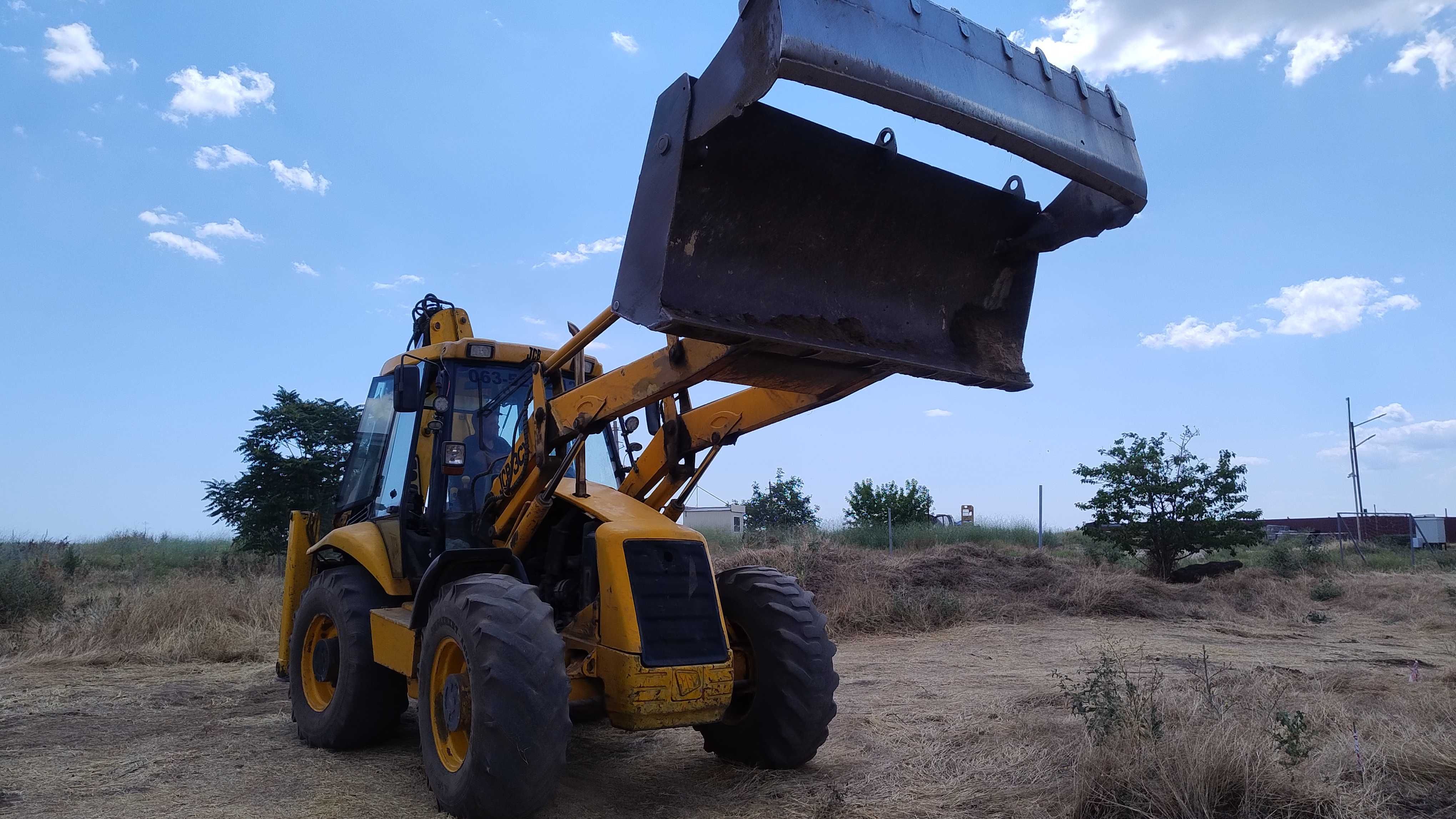 Аренда услуги экскаватора погрузчика JCB 3CX/4 CX