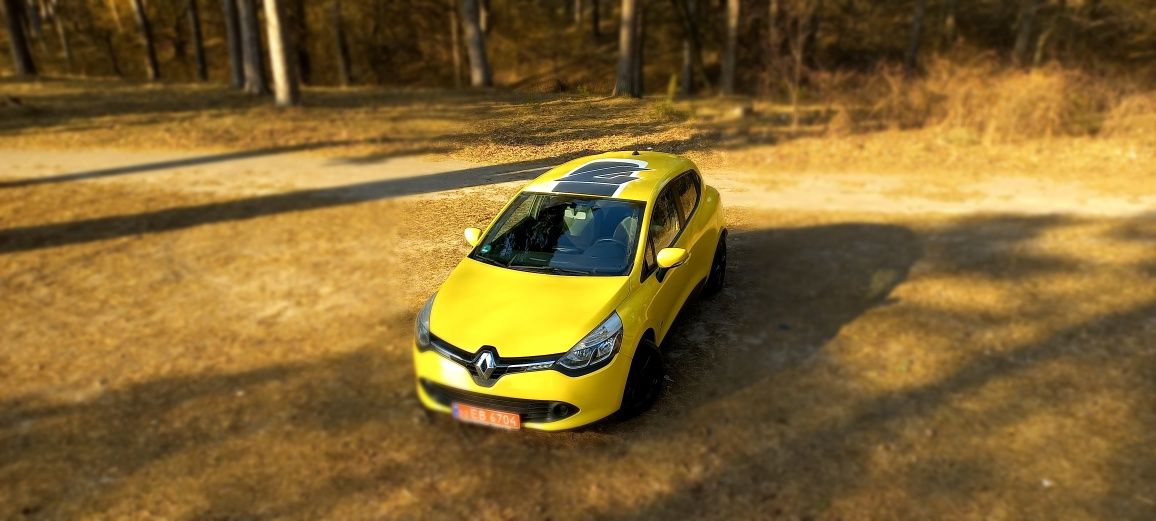 Renault Clio Sport.