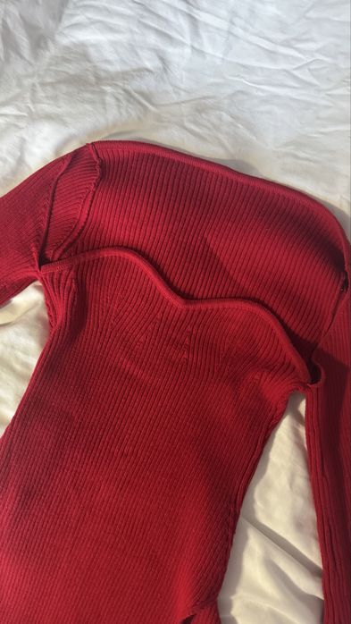 Кофта зі спущеними плечима