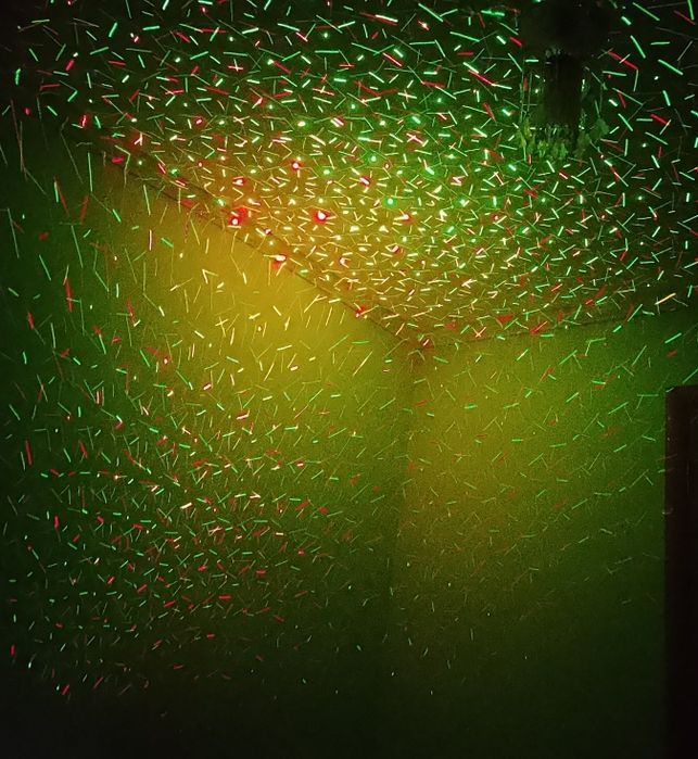 LED-ПРОЕКТОР для свят:Різдва, Нового року. ДН. Працює і від павербанка