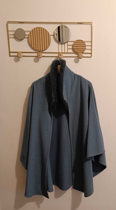 Capa Azul  Pura Lã Virgem Woolmark e Cachemira, gola pelo do S ao XXL