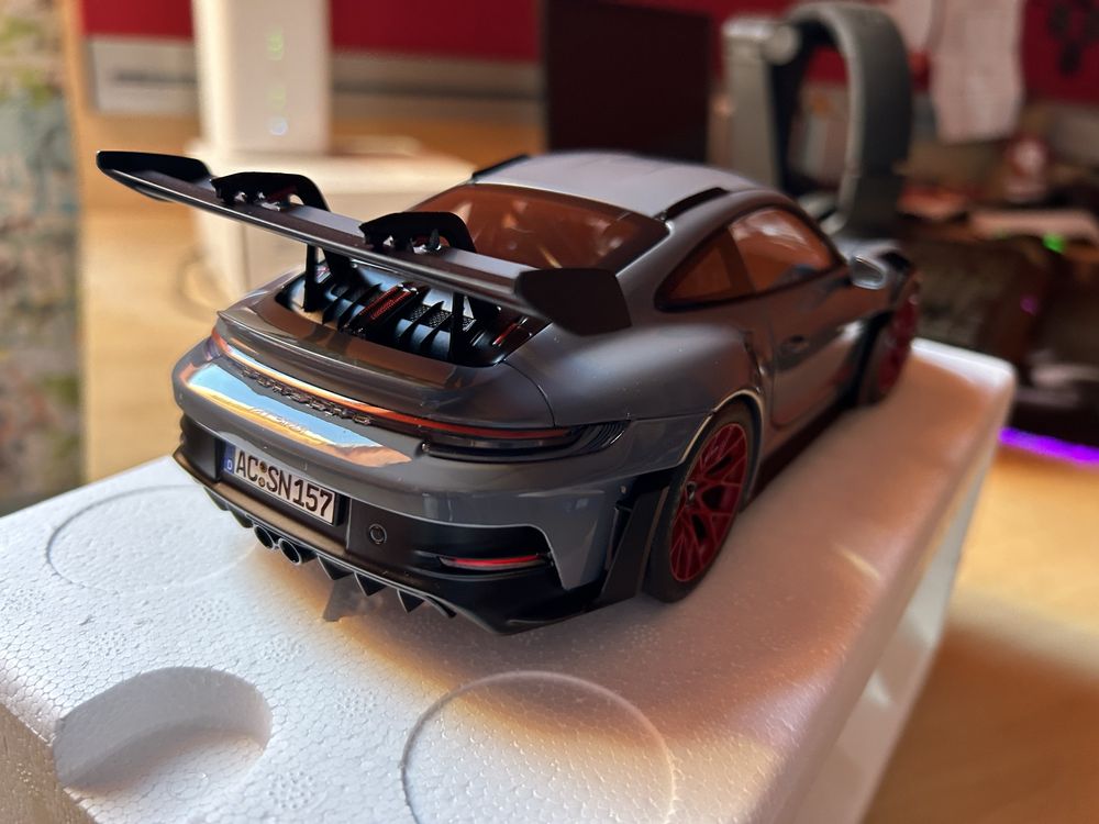 Model 1:18 porshe 911 gt3 rs 2022